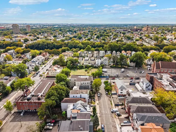 138 Hedden Ter #2, Newark, NJ 07108-3621