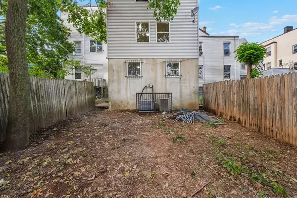 138 Hedden Ter #2, Newark, NJ 07108-3621