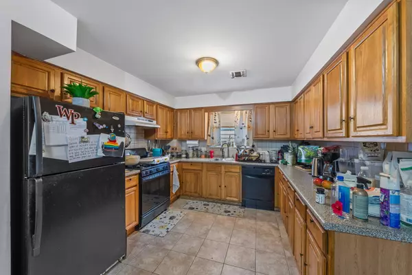 138 Hedden Ter #2, Newark, NJ 07108-3621