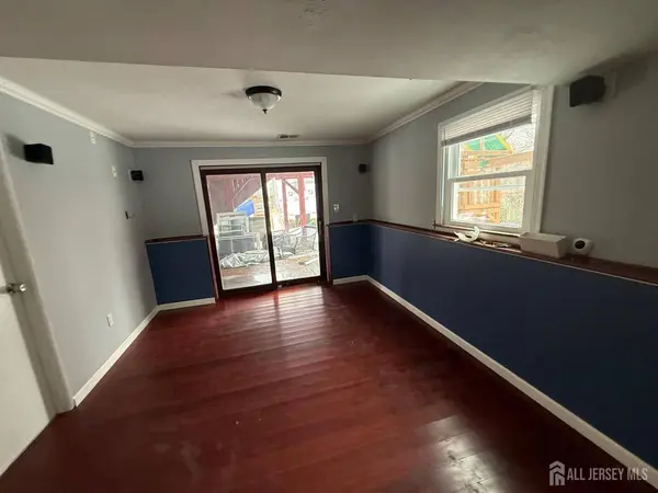 25 bartman RD, East Brunswick, NJ 08816