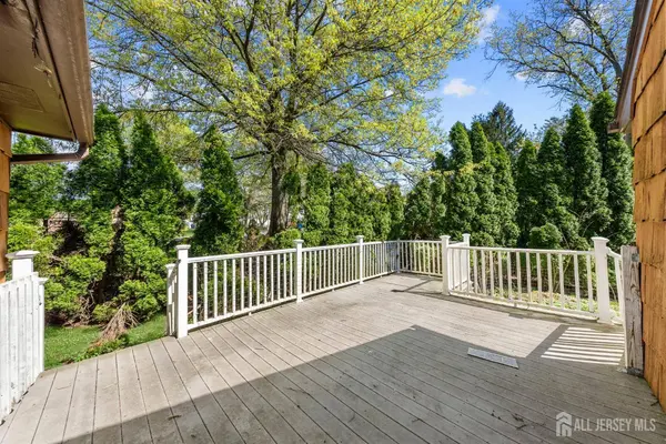 29 Piccadilly Circus, Sayreville, NJ 08872
