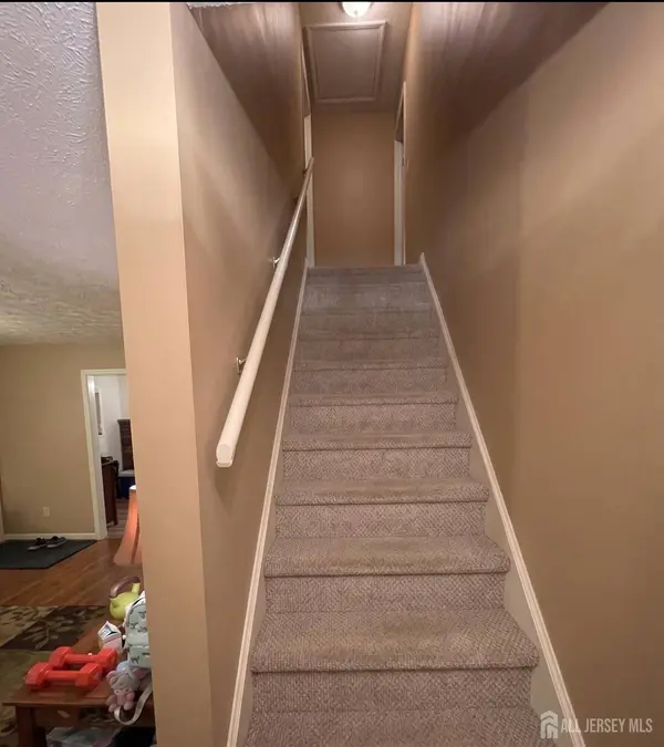40-42 Moffett ST, Fords, NJ 08863