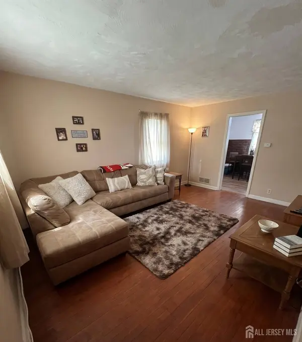 40-42 Moffett ST, Fords, NJ 08863