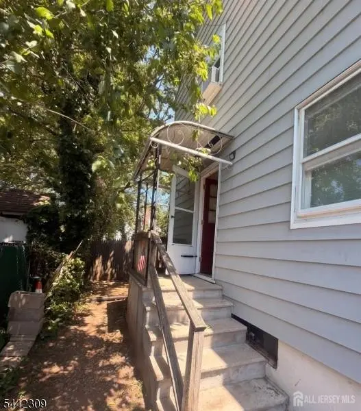 40-42 Moffett St, Woodbridge Twp., NJ 08863