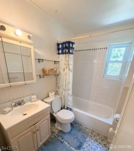 40-42 Moffett St, Woodbridge Twp., NJ 08863