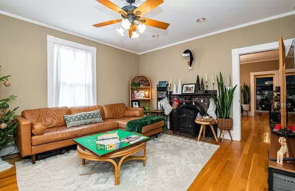 7 Forrester St, Salem, MA 01970