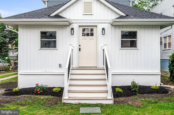 313 LINDEN AVE, Oaklyn, NJ 08107