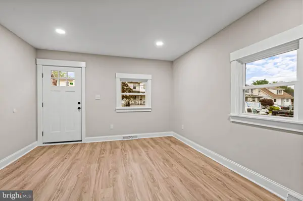 313 LINDEN AVE, Oaklyn, NJ 08107