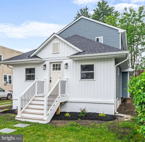 313 LINDEN AVE, Oaklyn, NJ 08107