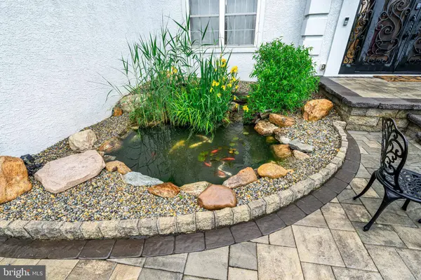 310 NICKLAUS CT, Woolwich Twp, NJ 08085