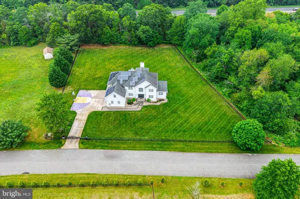 310 NICKLAUS CT, Woolwich Twp, NJ 08085