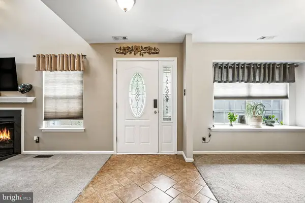 86 PONDVIEW LN, Sicklerville, NJ 08081