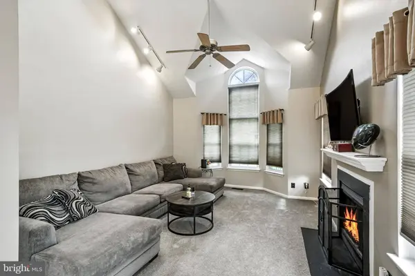 86 PONDVIEW LN, Sicklerville, NJ 08081