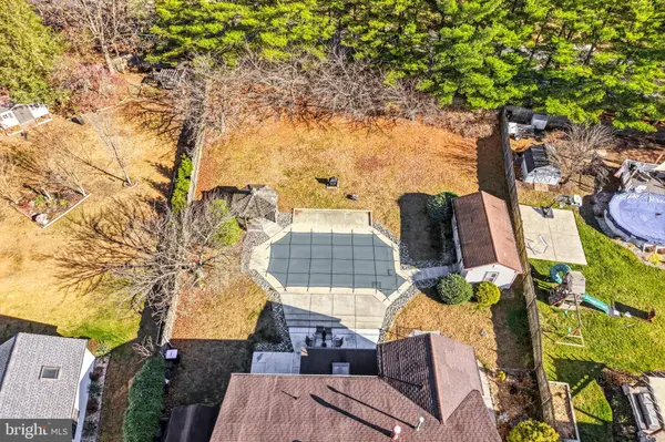 51 LINDEN DR, Blackwood, NJ 08012