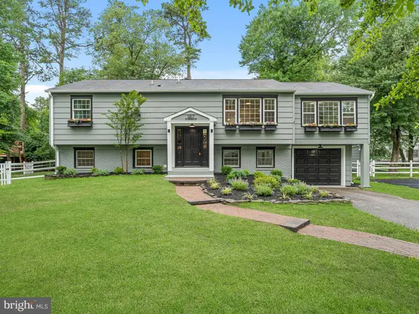 187 S LAKESIDE DR E, Medford, NJ 08055
