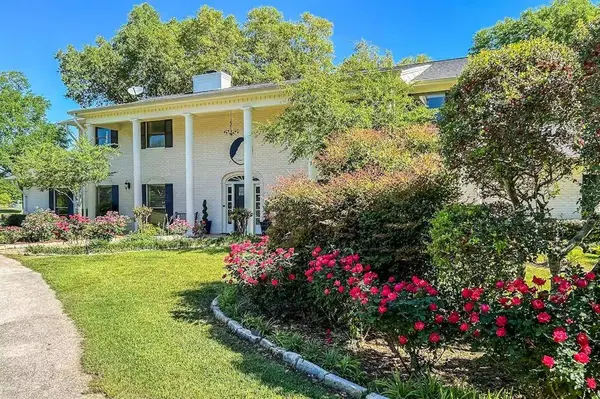 601 E Collard Street, Madisonville, TX 77864