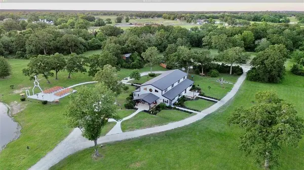 601 N Shipp Street, Madisonville, TX 77864