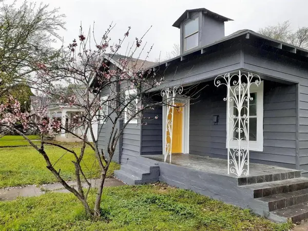 1509 W Page Avenue, Dallas, TX 75208