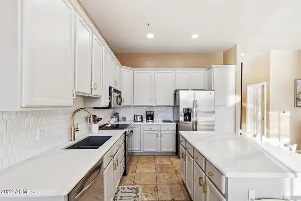 1438 W Coral Reef Dr, Gilbert, AZ 85233-6106