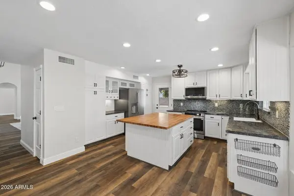 1948 E Los Arboles Dr, Tempe, AZ 85284-2585