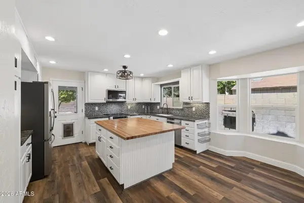 1948 E Los Arboles Dr, Tempe, AZ 85284-2585