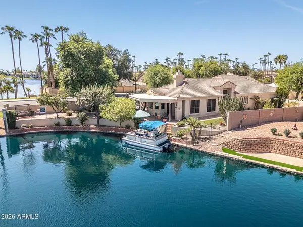 1405 W Lake Mirage Ct, Gilbert, AZ 85233-6521