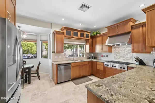 1405 W Lake Mirage Ct, Gilbert, AZ 85233-6521