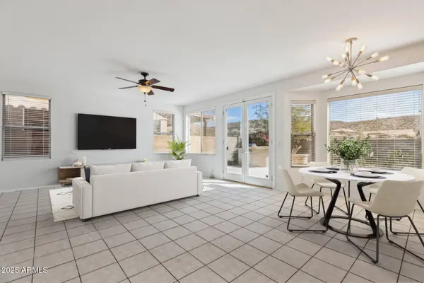 15825 S 1ST Avenue, Phoenix, AZ 85045
