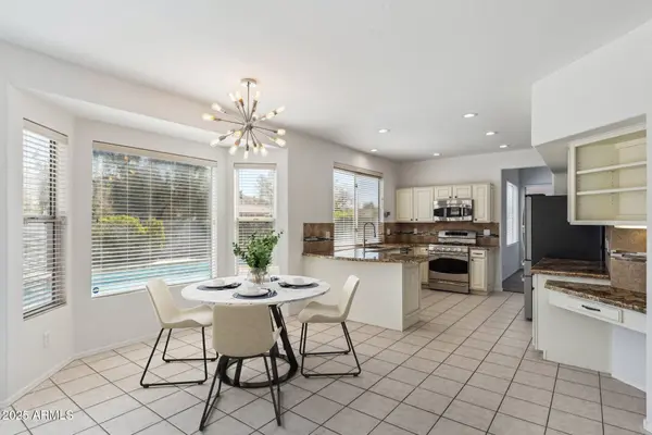 15825 S 1ST Avenue, Phoenix, AZ 85045
