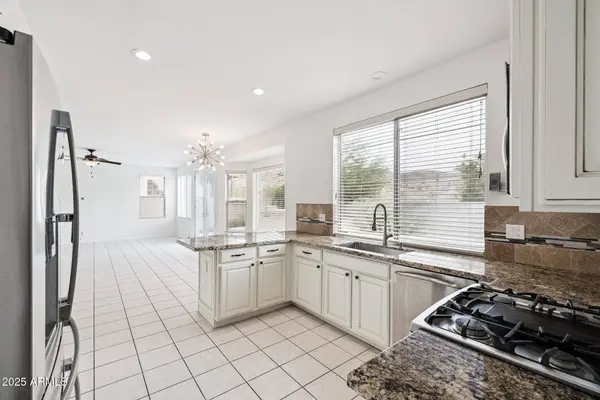 15825 S 1ST Avenue, Phoenix, AZ 85045
