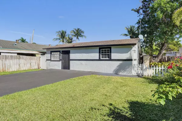 5604 Garden AVE, West Palm Beach, FL 33405