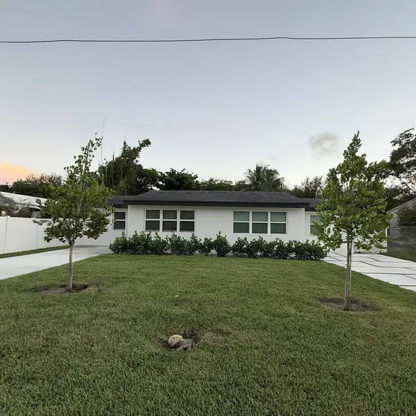118 SW 7TH ST