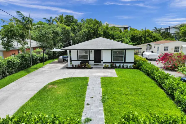 1095 MIAMI BLVD