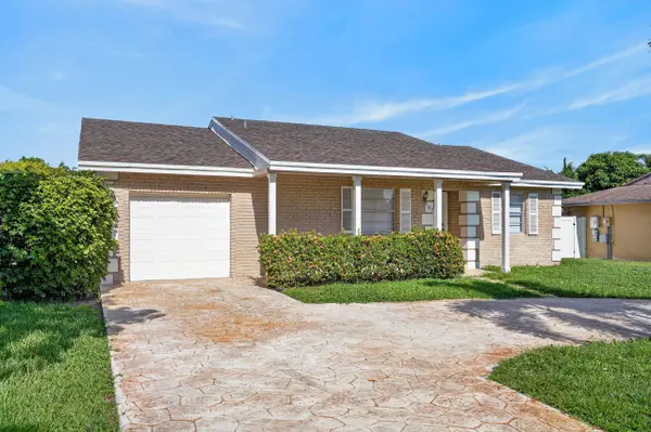 702 PLACE TAVANT