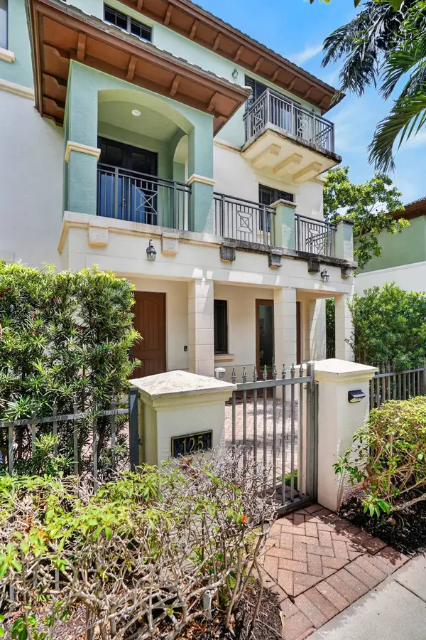 125 NW GARDENER ST, Boca Raton, FL 33432
