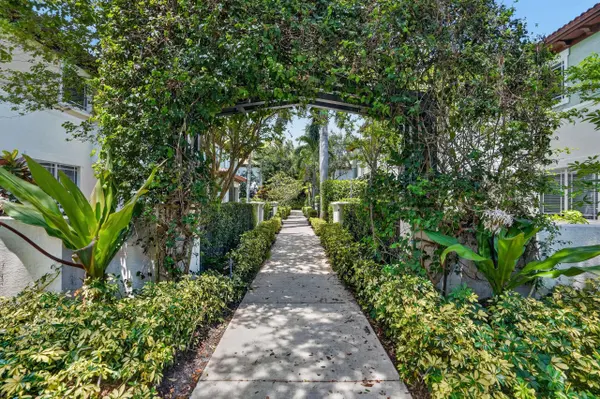 125 NW GARDENER ST, Boca Raton, FL 33432