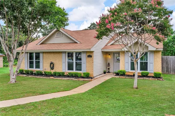 1737 Live Oak Court, Lewisville, TX 75067