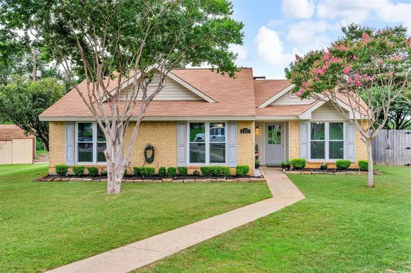 1737 Live Oak Court, Lewisville, TX 75067