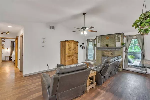 1737 Live Oak Court, Lewisville, TX 75067