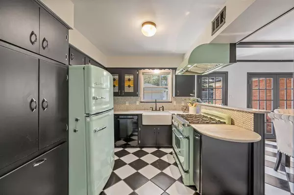 11706 Cimarec Street, Dallas, TX 75218