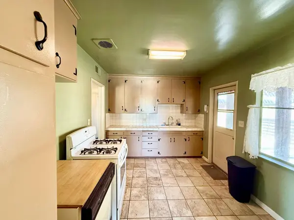 1434 Alton ST, Selma, CA 93662