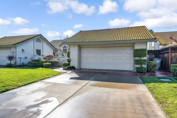 1229 W Bullard AVE #103, Fresno, CA 93711