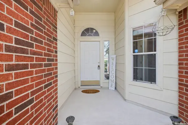 4043 MISTFLOWER DR, Converse, TX 78109