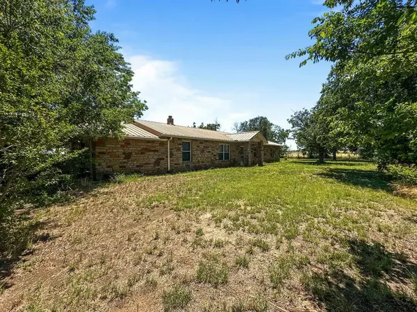 4825 Fm 218, Hamilton, TX 76531