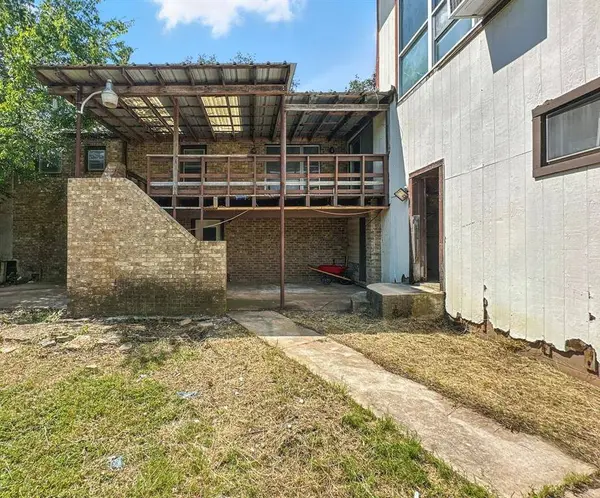 601 E Henry Street, Hamilton, TX 76531
