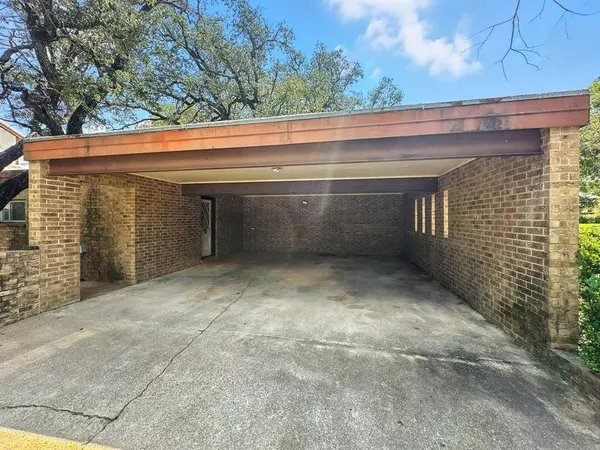 601 E Henry Street, Hamilton, TX 76531
