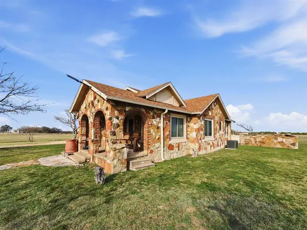 2331 Fm 932, Hamilton, TX 76531