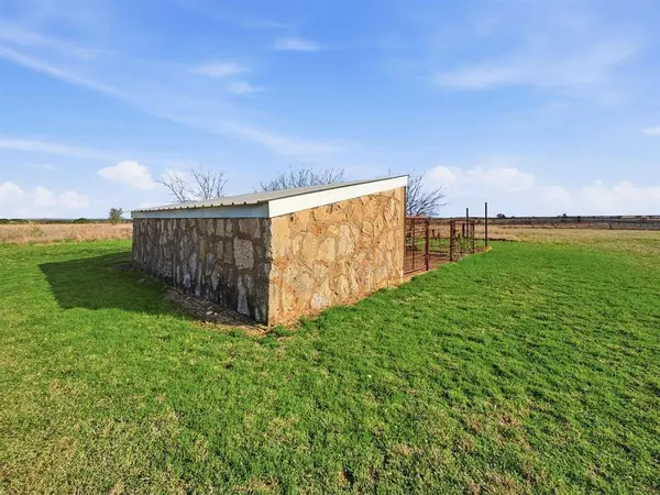 2331 Fm 932, Hamilton, TX 76531