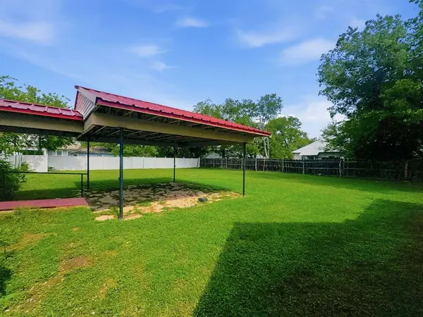 609 E Main Street, Hamilton, TX 76531