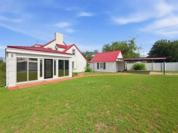 609 E Main Street, Hamilton, TX 76531